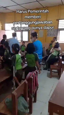 INFO BERITA NIASKU🥲🥲🥲🥲 Ini kejadian di SD onozitoli sawo kec.sawo kabupaten Nias Utara,,  Kejadiannya setelah minum susu dr MBG. #presidenindonesia  #prabowo  #gibran  #makananbergizi