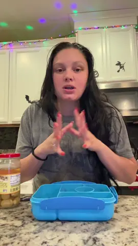 Packing lunch for Tati we are excited for her Halloween party! #halloween #sister #party #lunch #packinglunch 