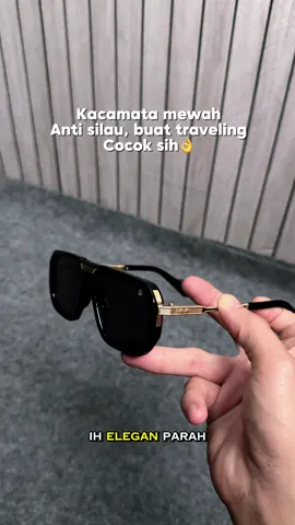 Buat traveling ini cocok banget udah anti UV juga #cuantanpabatas #wibgajian #kacamatamurah #kacamataantiradiasi #kacamataantiuv 