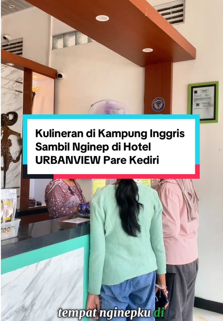 Hai UFriends👋🏻, mamfood kembali hadir lagi nih buat kalian yang mau kulineran di area kampung inggris bisa langsung datang kesana ya jangan lupa Booking dan nginep di Hotel URBANVIEW Pare lewat aplikasi RedDoorz dan masukin kode promo YUKNGINEP agar dapat harga yang lebih terjangkau 🤗 #RedTravelers #URBANVIEWbyRedDoorz 