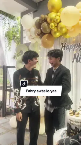 Ada hajatan di rumah gw tuh kaya, siapa yang nikah bjiir. Fahry tunggu pembalasan kuuw! 