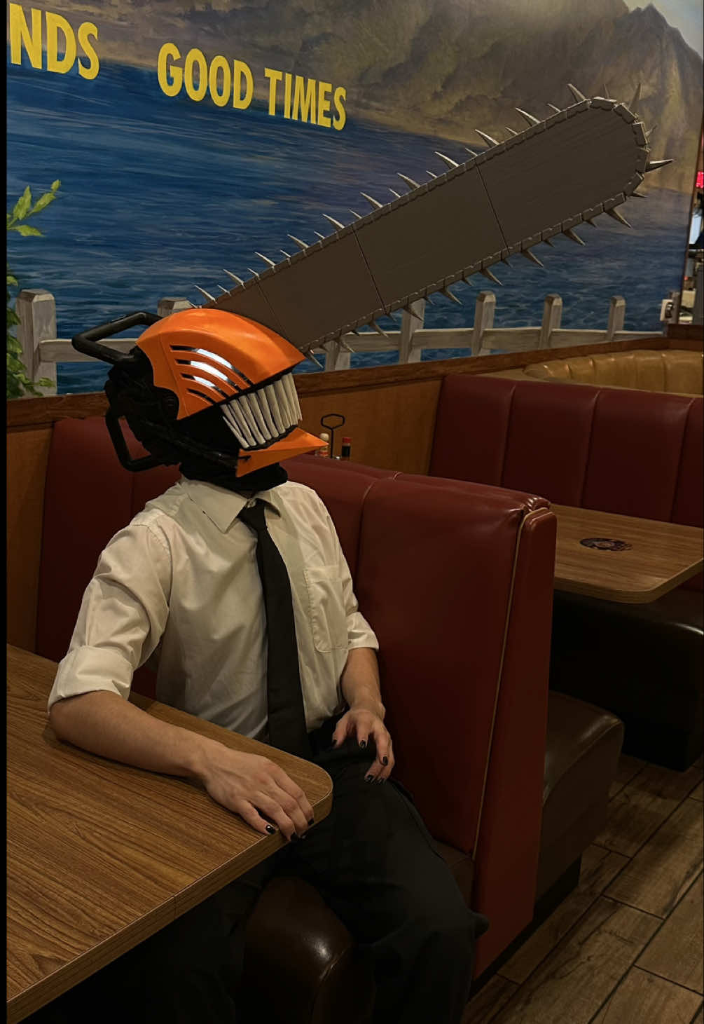 Was the burger good tho? 😳 #chainsawman #burger #anime #cosplay #hungry 