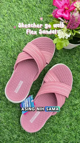Ada yang masih gatau sama brand ini? Brand terkenal dari @SkechersIndonesia 😍 udah cocok banget digunakan sehari-hari⁉️🫶✨ #skechers #sendalwanita #sendal #sepatu #skecherschallenge 