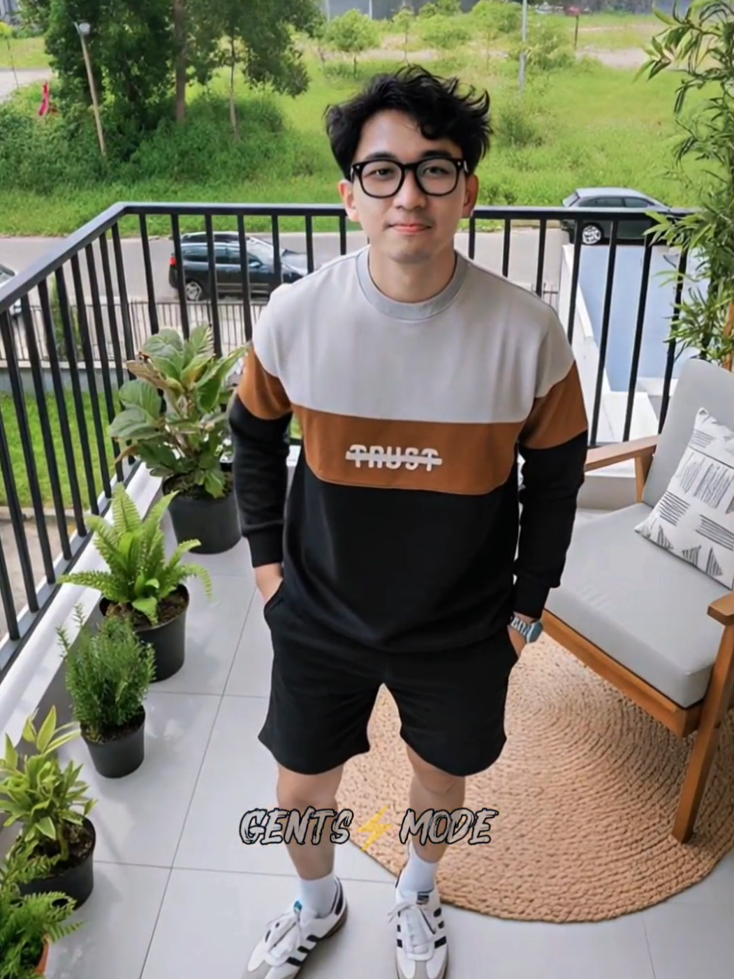 Sweater crewneck nii bikin outfit mu tambah kece😎🔥 #sweater #sweatercrewneck #sweateroversize #sweatermurah #outfitinspiration 