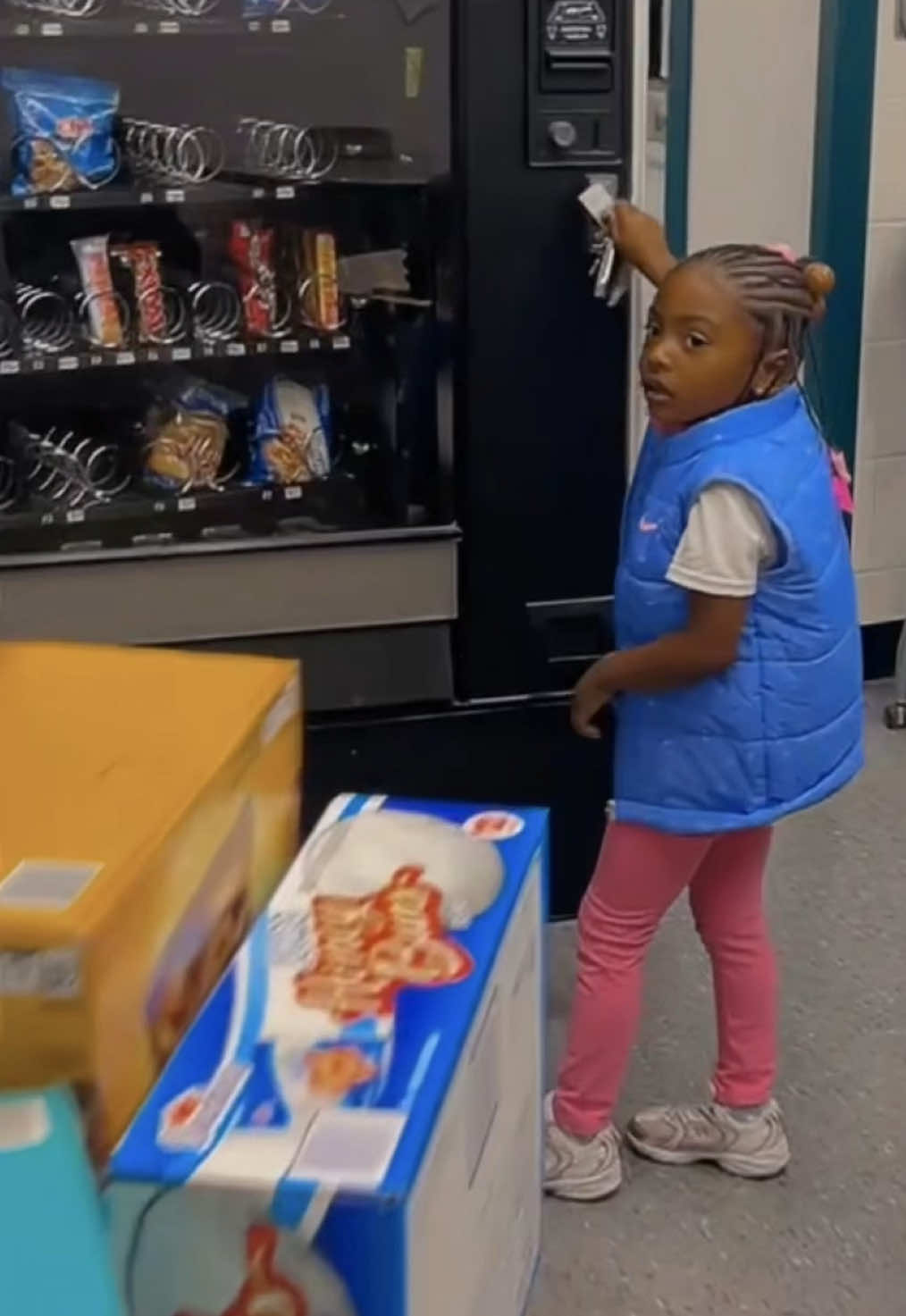 Teaching her Early Nothing in life is handed to you but with GOD, hustle, And Focus, she can build the life I never Had! Boss Mentality 🧠💰#motivation #hustle #vendingmachinebusiness #DIY #fyp 