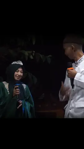 Bibir Dan Gincu Mba Shelly Vs Mas Urip  #sarungsantriwati #sarungsantri #sarungtenun #sarungtenundewasa 