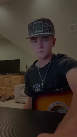 @WAYLON WYATT #guitar #music #singing voice aint great just got done being sick