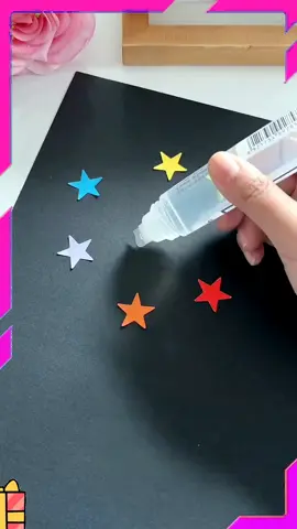 พู่กัน 1 สี 6 เส้นเด็ก ๆ ทำด้วยมือด้ามนี้ สะดวกเกินไปสำหรับการวาดกราฟิกต่าง ๆ แห้งไวติดแน่นตอนนี้ เด็ก ๆ มีความสุขมาก