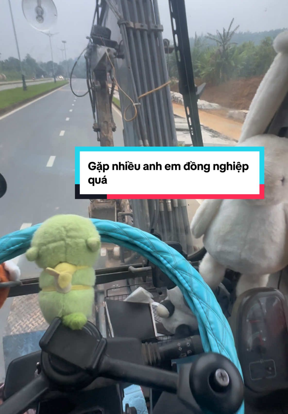 Nay đi làm gặp nhiều anh em đồng nghiệp quá