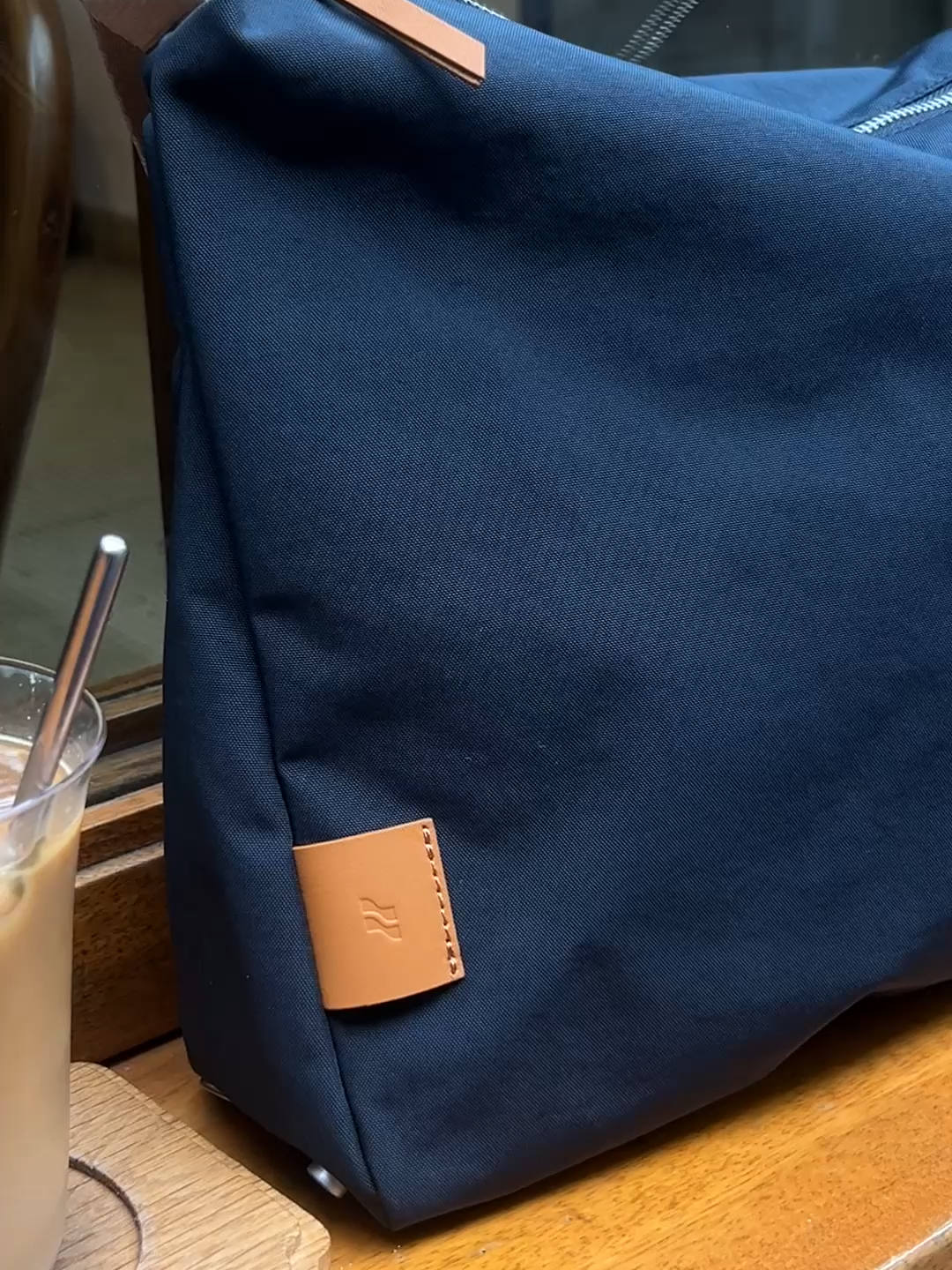 Up close and personal with the Niru City Shoulder. https://s.lojel.com/47l9gYE #lojel #lojeljourneys #city #everydaybag