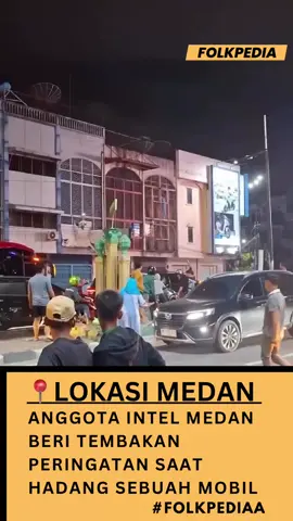 Sebuah operasi yang diduga melibatkan satuan inteljen dilaporkan menyergap sebuah mobil di wilayah Gelugur, Kota Medan. Karena kendaraan terus melaju / tidak mematuhi perintah, petugas melepaskan tembakan peringatan ke udara. Tidak ada pihak yang dilaporkan terluka akibat tembakan peringatan tersebut. Hingga kini belum ada konfirmasi resmi dari pihak kepolisian atau lembaga intelijen terkait. Gimana menurut kalian Folks?🤔 ———————————— @folkpediaa sedang mengalami peretasan sehingga tidak dapat menyuarakan aspirasi masyarakat dan mengungkap kelakuan-kelakuan baik maupun buruk yang dilakukan oleh pemerintah terutama “oknum anggota DPR.” Untuk sementara waktu @folkpediaa akan menyuarakan aspirasi rakyat dan Berita Anti Hoax hanya melalui akun Instagram @folkpeduli & Tiktok @Folkpediaa. Tolong bantu sebarkan pesan ini, terima kasih untuk dukungannya Folks! #medan #medankota #polisi #polisimedan #polisiindonesia #intel #indonesia #pemerintah #pemerintahindonesia #BeritaJakarta #BeritaHarilni #PolitikIndonesia #indonesia #trending #viral #2025 #infoterkini #berita #beritaterkini #infoterbaru #news #hotnews #folkpedia #folkpediaa #breakingnews #fyp #koran #media