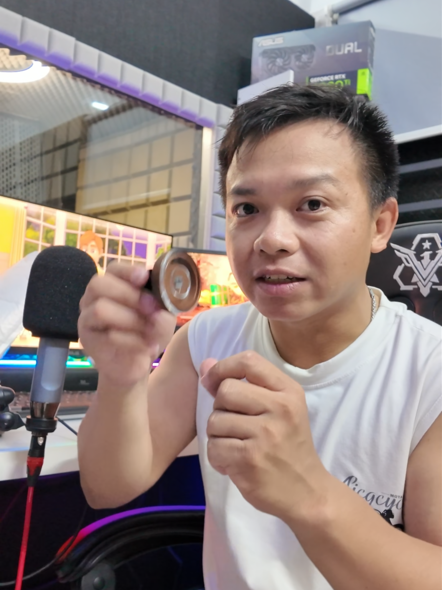 núm móc treo tường tiện lợi