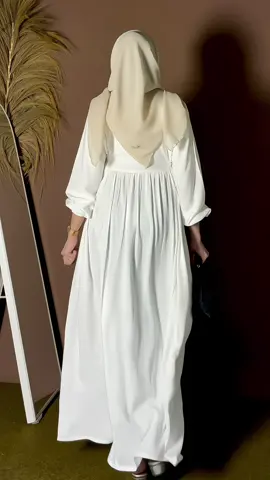 Dress nya simple tapi cantik🤍 btw ini bahannya adem banget🫶🏻 #dresswanita #dressputih #dress #outfithijab