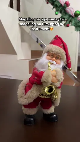 Pati bisita ko nagpabili na rin sakin nito😅. Nakakaaliw lalo na yung tunog ng instrument na gamit niya. #dancingsanta #santa #santaclaus 