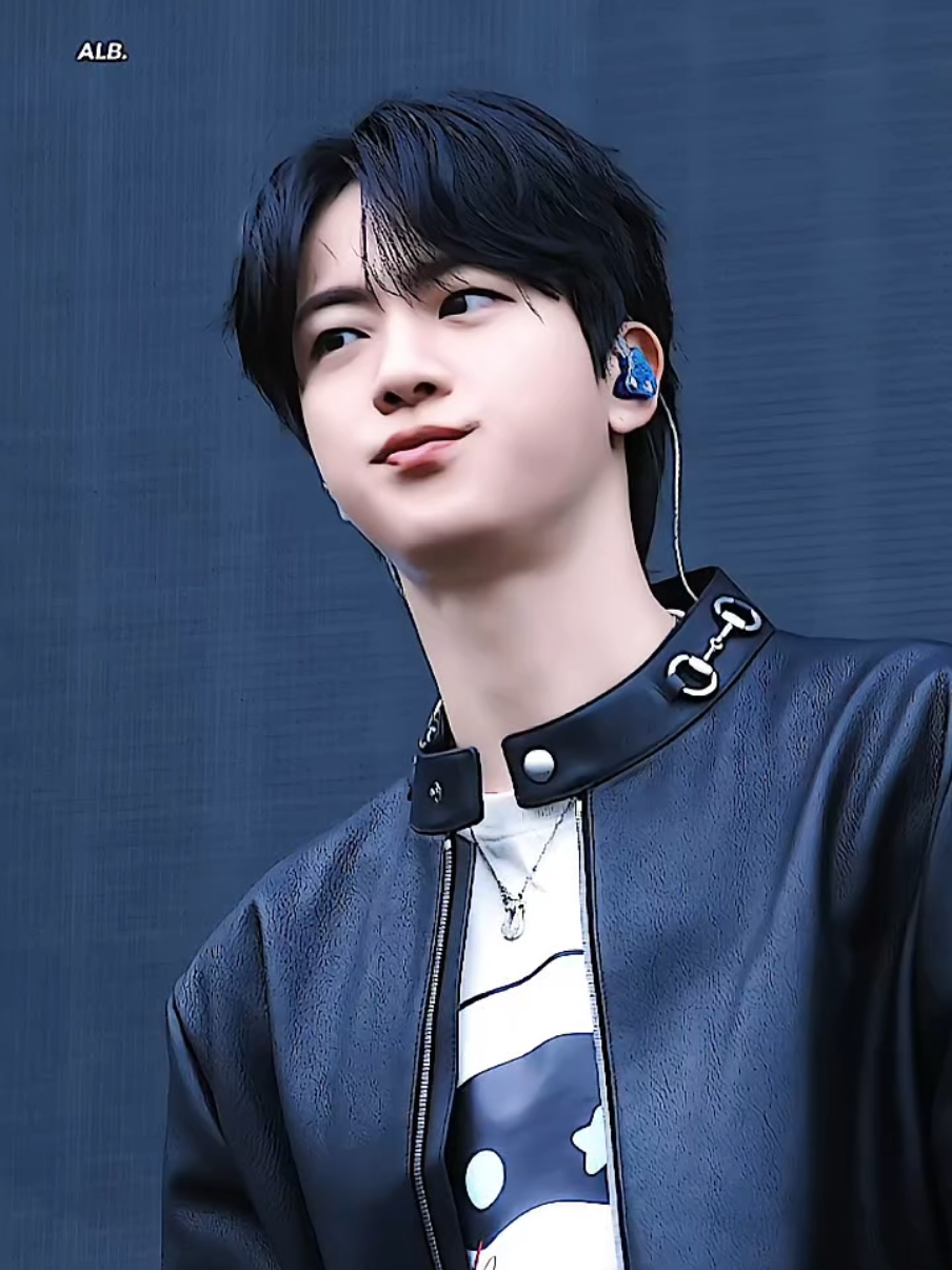 soundcheck day 1 🤘 ganteng nyaa seokjin 😭 #jin 