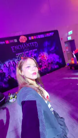 ประสบการณ์ติดขอบรั้วครั้งแรก ! #EnchantedFest2025 #busbecauseofyouishine #beus #beuswithbus 