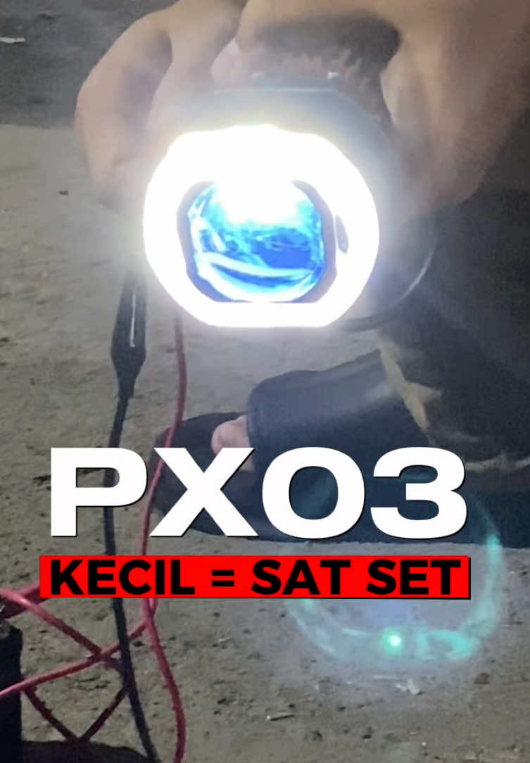 Kecil emang, tapi terangannya gak logis 💡 Satu kali nyala, semua liat! Cocok buat yang suka simpel tapi brutal 😎 #MTSTAR #PX03 #LampuMotorMini #LampuTembak #LampuMotorKeren      