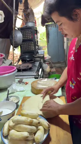 အိမ်မှာငှက်ပျောသီးအမှည့်ရှိ့ရင်ငှက်ပျောသီးကော်ပြန့်ကြော်နည်းလေးကိုကြော်ကြည့်ပါရှင်းရမ်းစားလို့ကောင်းပါတယ်ရှင်း#အမေ့လက်ရာငှက်ပျောသီးကော်ပြန့်ကြော်#creatorsearchinsights#tiktokmyanmar#ရောက်ချင်တဲ့နေရာရောက်👌#🍎Apple 