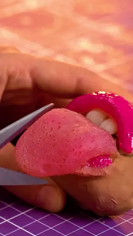 فكرة مدهشة لتزيين جراب سماعات إيربود بتصميم فريد من نوعه 🤯 #airpods #Tech #creative #handmade #St...