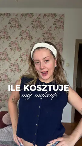 Obstawiałam… mniej 🤪✨ Lista produktów, które używam:  1.	Podkład AA Healthy Wear Luminous Foundation – odcień 301 Ivory & 303 Natural 2.	Korektor YSL Touche Éclat Radiant Touch – odcień 001 Luminous Radiance 3.	Róż w płynie Rare Beauty Soft Pinch Liquid Blush – odcień Gentle 4.	Puder Huda Beauty Easy Bake Loose Setting Powder – odcień Cherry Blossom Cake 5.	Róż Patrick Ta Major Headlines Double-Take Blush – odcień She’s That Girl 6.	Paletka cieni Dr Irena Eris ProVoke Eyeshadow Palette 7.	Kredka do brwi Benefit Precisely, My Brow Pencil – odcień 3 Neutral Light Brown 8.	Żel do brwi Benefit 24-HR Brow Setter 9.	Tusz do rzęs Benefit BADgal Bang! Mascara 10.	Konturówka i szminka Charlotte Tilbury Pillow Talk Lip Cheat + Matte Revolution Lipstick 11. Everybody London paletka cieni Apricot Dusk  @benefitpoland @charlottetilbury @kosmetyki_aa @hudabeauty @patrickta @drirenaeris @rarebeauty  @everybodylondon  Ile kosztuje mój makijaż | kosmetyki | makeup routine | Sephora | Rossmann | koszt kosmetyków