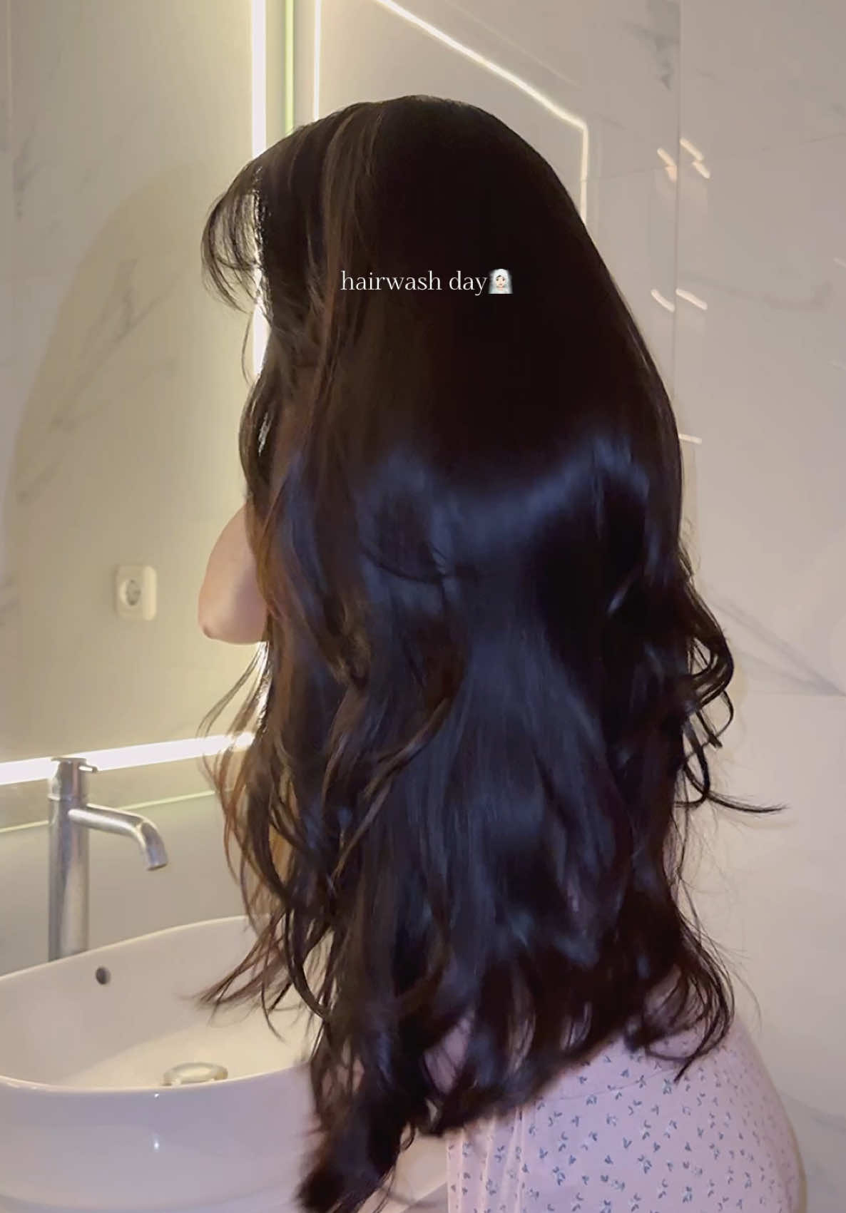 🧖🏻‍♀️🤍  #hairwashday #hairwash #hairstyle #haircareroutine #hairtips #fakebody 