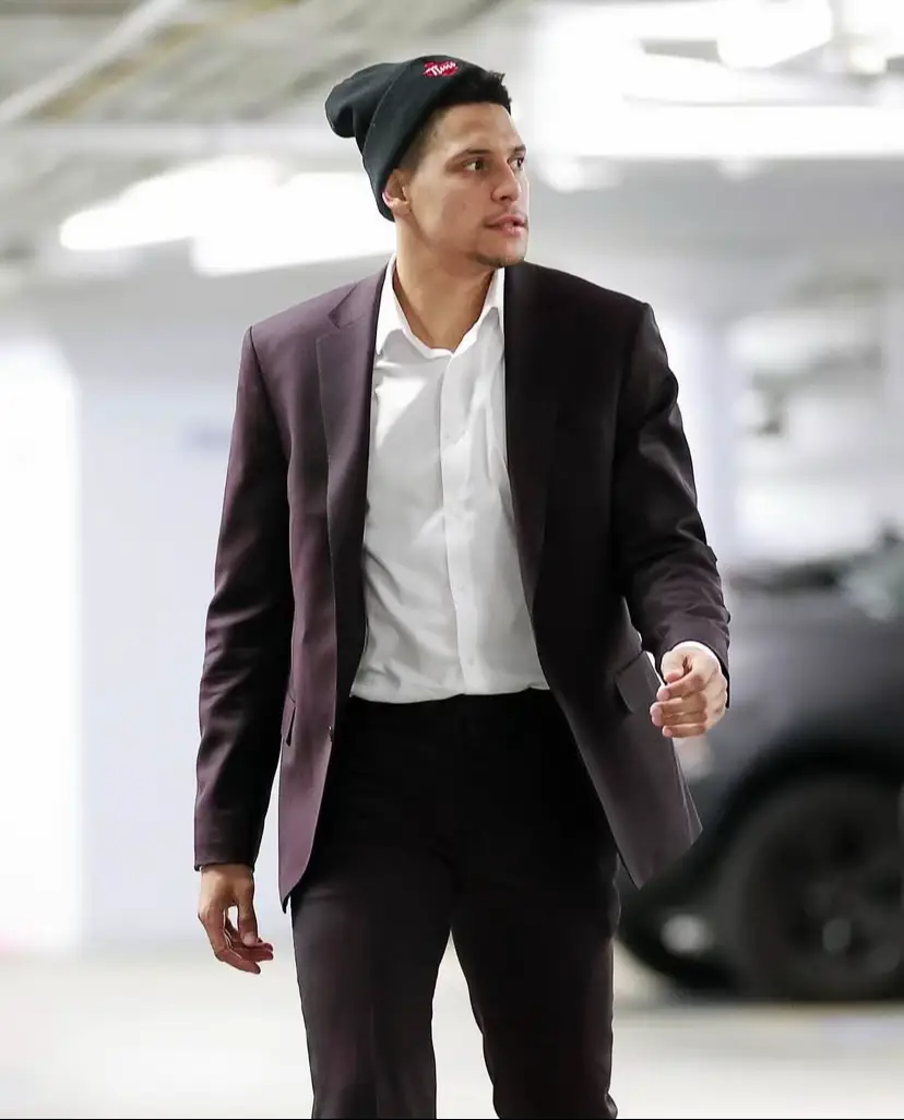 Off the ice for now, but my mind’s still in the game 🏒 Just taking a moment to breathe, recharge, and stay focused before the next big thing hits.  #HockeyLife #AthleteMode #ChillVibes ##GrindNeverStops