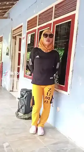 dadi sintren langka sing yawer teh wang kuh peiwe yawer gage 😃😃😃😃😃🤣