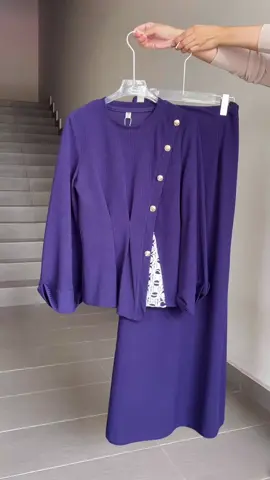 Suka tak style fashion macam ni sis? simple dan cantik kan 😍😎 #ootdmalaysia #simpleoutfit #bajucantik #youmilier #malaysiatiktok 