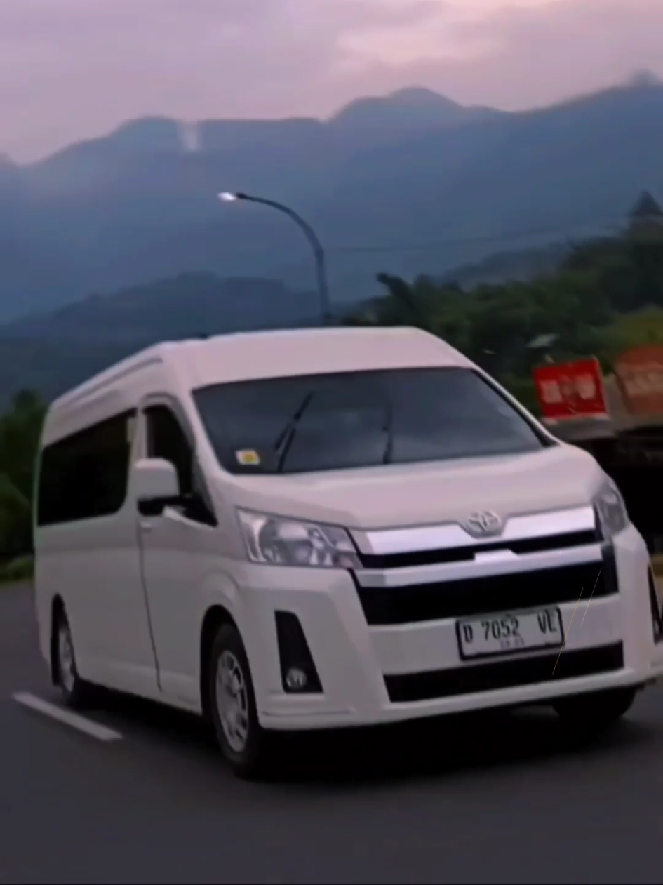 Liburan rame tapi tetap pengin nyaman? Yuk jalan-jalan bareng Hiace Premio Royal Tour Bandung! 🚐 ✅ Kabin luas ✅ AC dingin ✅ Kursi reclining ✅ Driver asik & profesional Cocok buat wisata keluarga, dinas kantor, atau trip sekolah 👨‍👩‍👧‍👦 #RoyalTourBandung #HiacePremio #RentalHiaceBandung #WisataBandung #ExploreLembang #TripCiwidey #PangandaranTrip #HiaceComfortTour #TravelBandung #fyp 