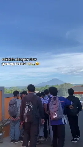 #smkn1rajadesa #gunungciremai #ciamis #xtmrajadesa #pegunungan 