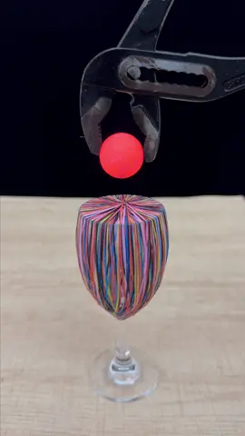 1000℃ Hot Metal Ball VS Rubber Band#satisfying#foryou#experiment