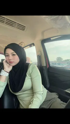 walaupun jari bengkak kene dumbell , LEG DAY TETAP ON 🤣 . 