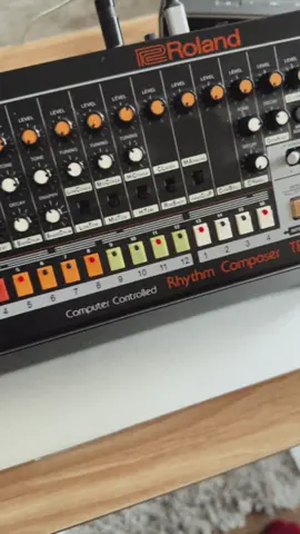 #rolandtr08 #beatmaker #roland #drummachine 