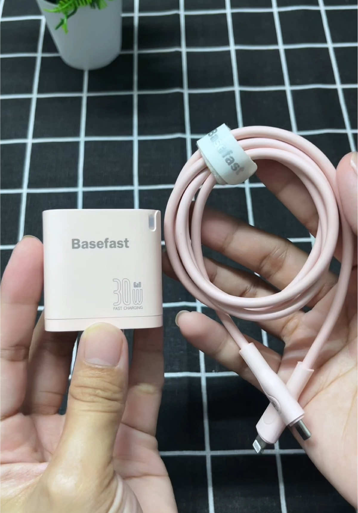 Sạc nhanh Basefast 20w-30w, tự động ngắt điện, bảo hành 2 năm #sacnhanh20w #sacnhanhiphone #sacnhanh30w #phukiendienthoai #xuhuong  @Hiền Daily  @Hiền Daily  @Hiền Daily 