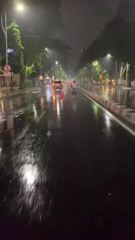 Surabaya after rain🌧️#surabaya24jam #afterrain #surabayaafterrain #foryou #hujan 
