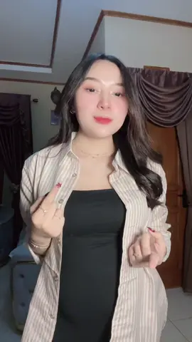 Bungkus bajunya aja ah lucu soalnya 😍 #kemejaoversize #kemeja #outfitbumil #fyp #rekomendasi 