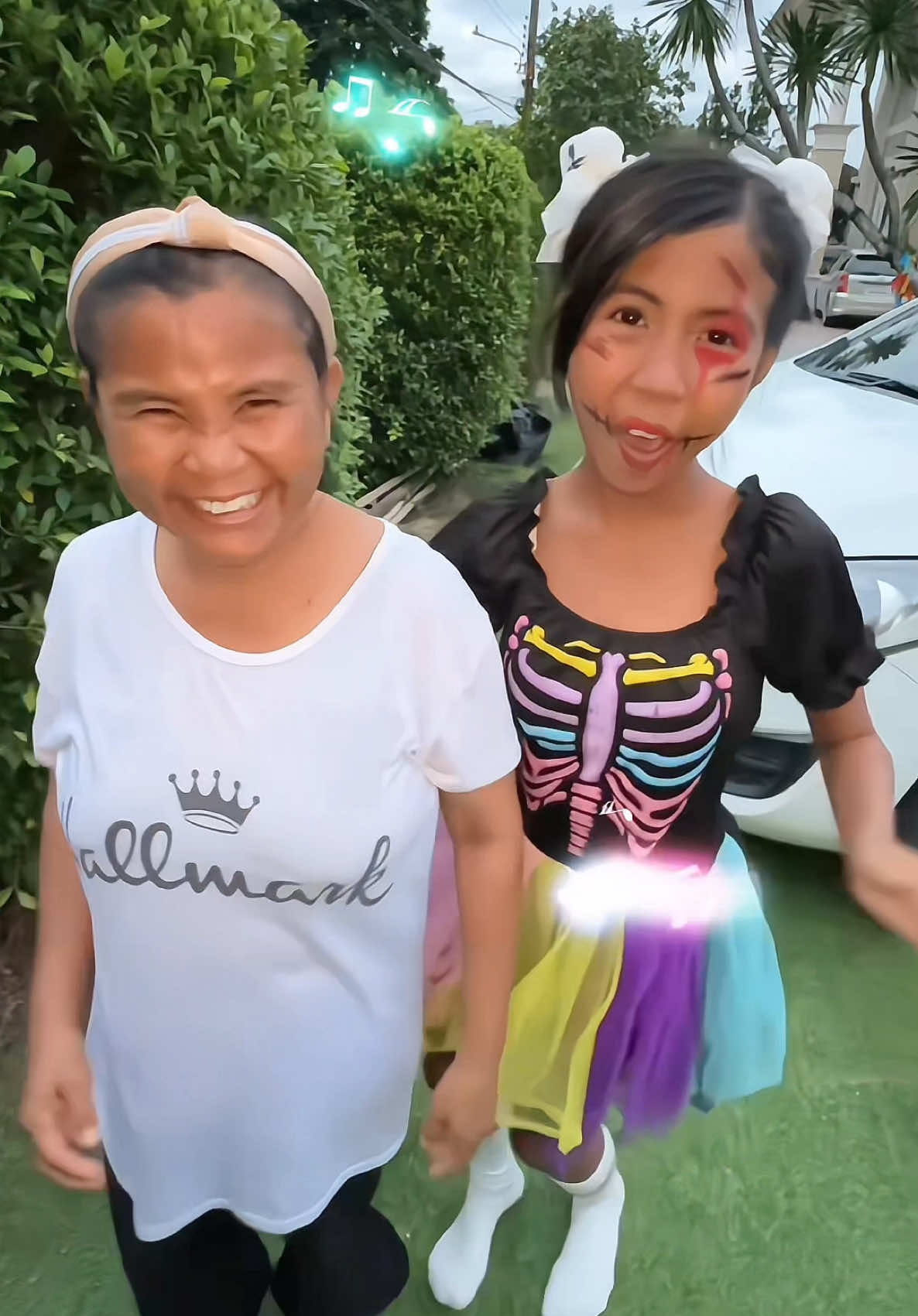 โอมมะลึกกึ๊กกึ๋ยย์กับแม่ค่ะ 🪬👻 🧟‍♀️  #น้องฟ้าใส #spd #น้องฟ้าใสเด็กเก็บขยะ #halloween #ฮาโลวีน 