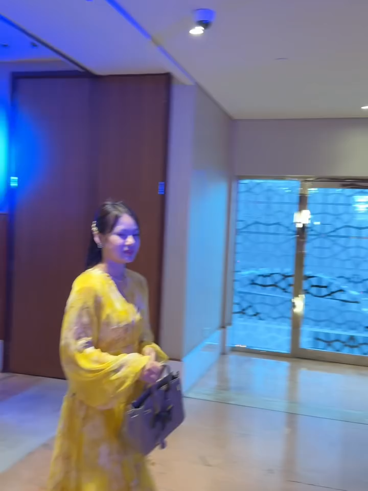 🌸Sẽ có người chê bạn không đủ tốt. Cũng sẽ có người khen ngợi bạn. Không cần kiễng chân, cũng chẳng cần phải cúi đầu. Hãy cứ là chính mình.#xuhuong #viral #xh