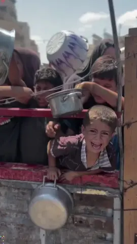 Children in Gaza are going hungry because of the war,yet many people are wasting food #gaza #gazachildren #hungry #sad #cry 