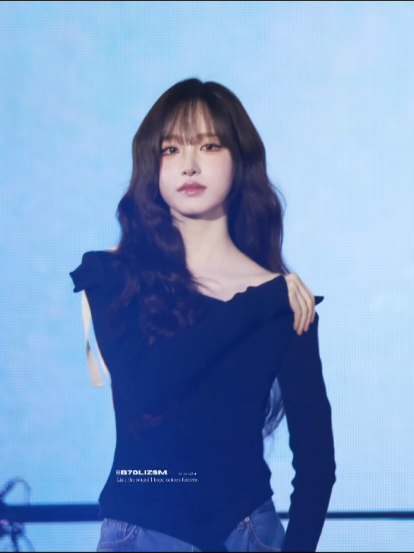gosh she's stunning 🫠❤️‍🔥🥺😭 #Liz #リズ #리즈 #ive #fyp 