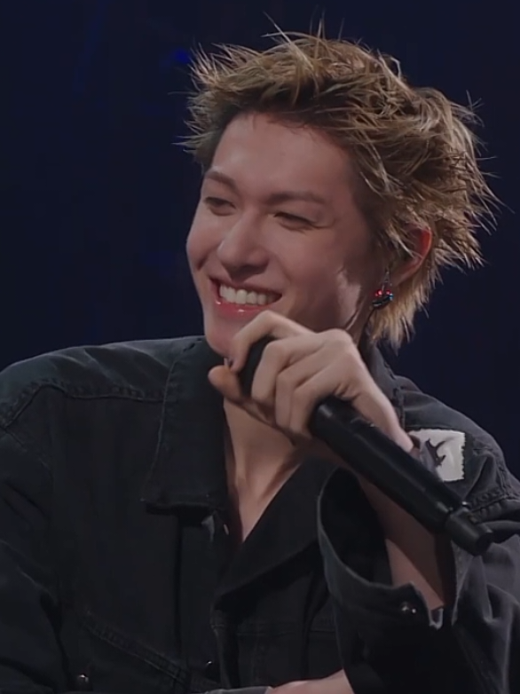 hes so??!?!?! #martin #cortis 