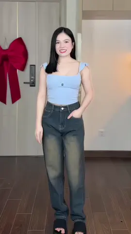 Quần jean dáng form suông rộng