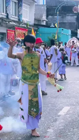 อาก๋ง🙏#กินเจภูเก็ต #ม้าทรง #200ปีเจี๊ยะฉ่ายภูเก็ต #เทศกาลกินเจ #อ๊ามบางเหนียว 