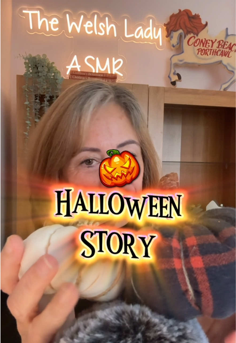 A slightly spooky whispered ghost story for Halloween 🎃 #ghoststories #asmrhalloween #whisper #relaxing 