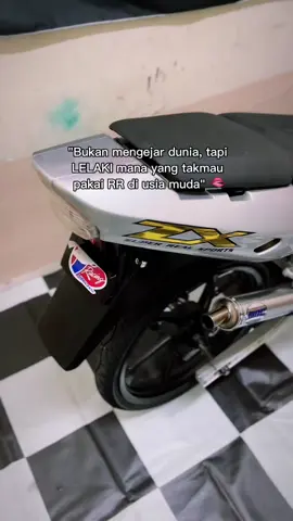 Ada lagi ke orang pakai 😆 #kawasakirr150 #superkips #fyp #thailookconcept🇹🇭🔥 #fypage #powervalveon💥 #2taklovers #rr150 #rr150_malaysia #fypシ゚ #zx150 #2stroke #kawasakithailand🇹🇭 #CapCut 