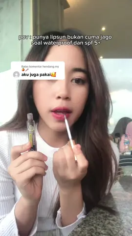 Membalas @hendang.my🍊🥢 bikin glossy banget ya! Mana ada spf 🤭 #SmoothShineStunning #lipsun3s #lipsunprotector #lipserum #lipsun 