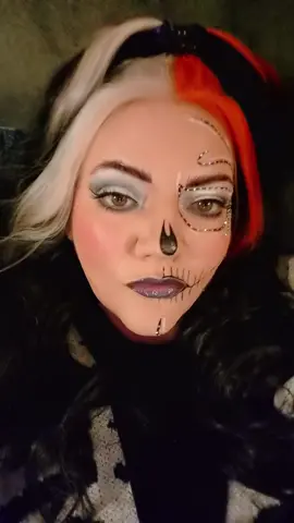 #skeletonmakeup #prettyskeleton #skeleton #fyp #halloweenmakeup 