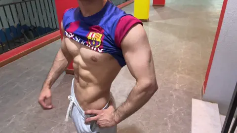 يبقا برشلونا الاقوااا 👊🏻.  #برشلونة #gym #معضل #جيم #capcut 