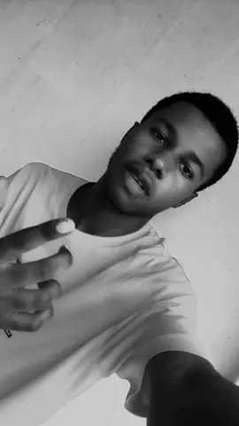 She want break up with her boyfriend cause of me Oo💔🥺😅