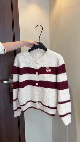 Áo len thêu gấu #ceonha3chang #viral #thoitrangnu #phoidoxinh #thoitranghottrend 